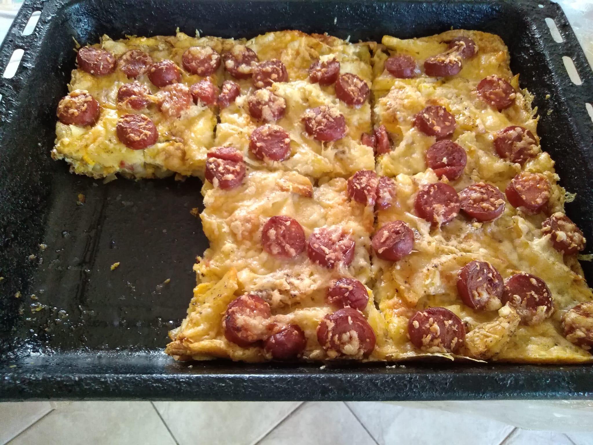 ομελέτα-φούρνου-με-λουκάνικο-και-γραβιέρα-συνταγή-