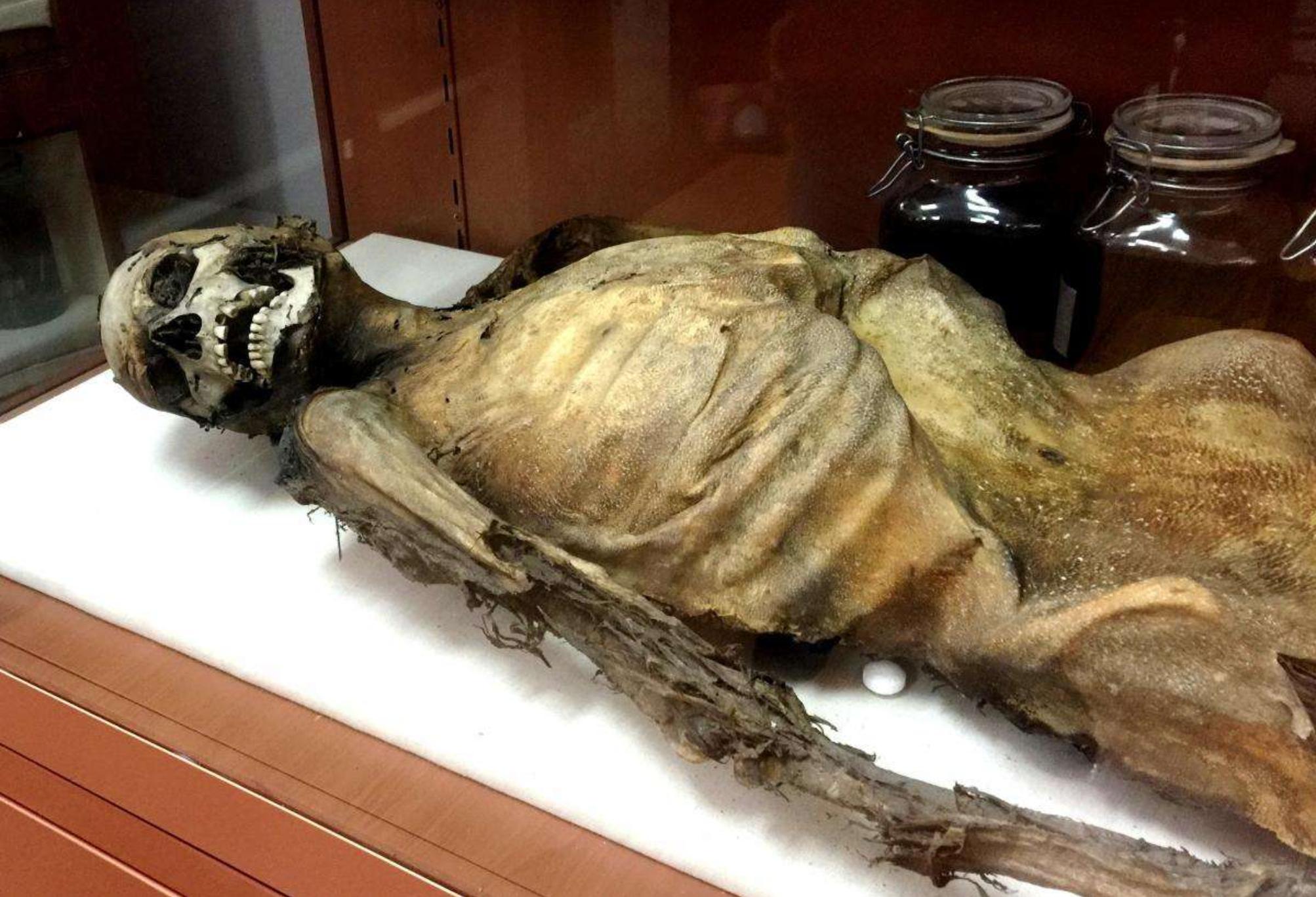 Σπήλαιο των Αμώμων ή η σπηλιά του Νταβέλη: Οι θρύλοι και η αληθινή ιστορία για τον λήσταρχο – Που σταματάει ο μύθος και που αρχίζει η πραγματικότητα