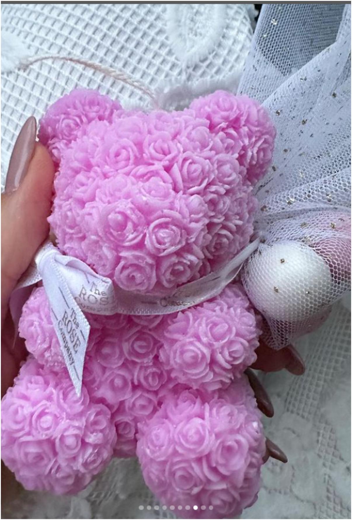 Η Κατερίνα Καινούργιου έγινε νονά – Η πιο Girly και χαριτωμένη μπομπονιέρα στη βάφτιση της κόρης της κολλητής της που έχετε δει