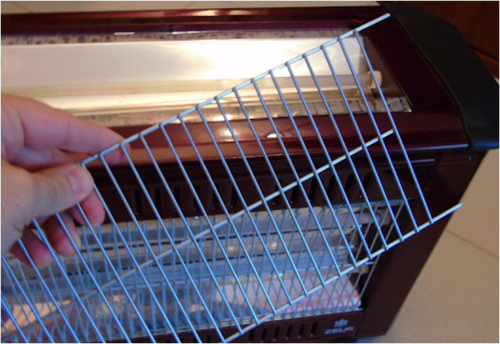 Σκόνη και ψόφια ζωύφια στην ηλεκτρική σόμπα αλογόνου ή χαλαζία: Δείτε πως να την κάνετε σαν καινούρια βήμα-βήμα