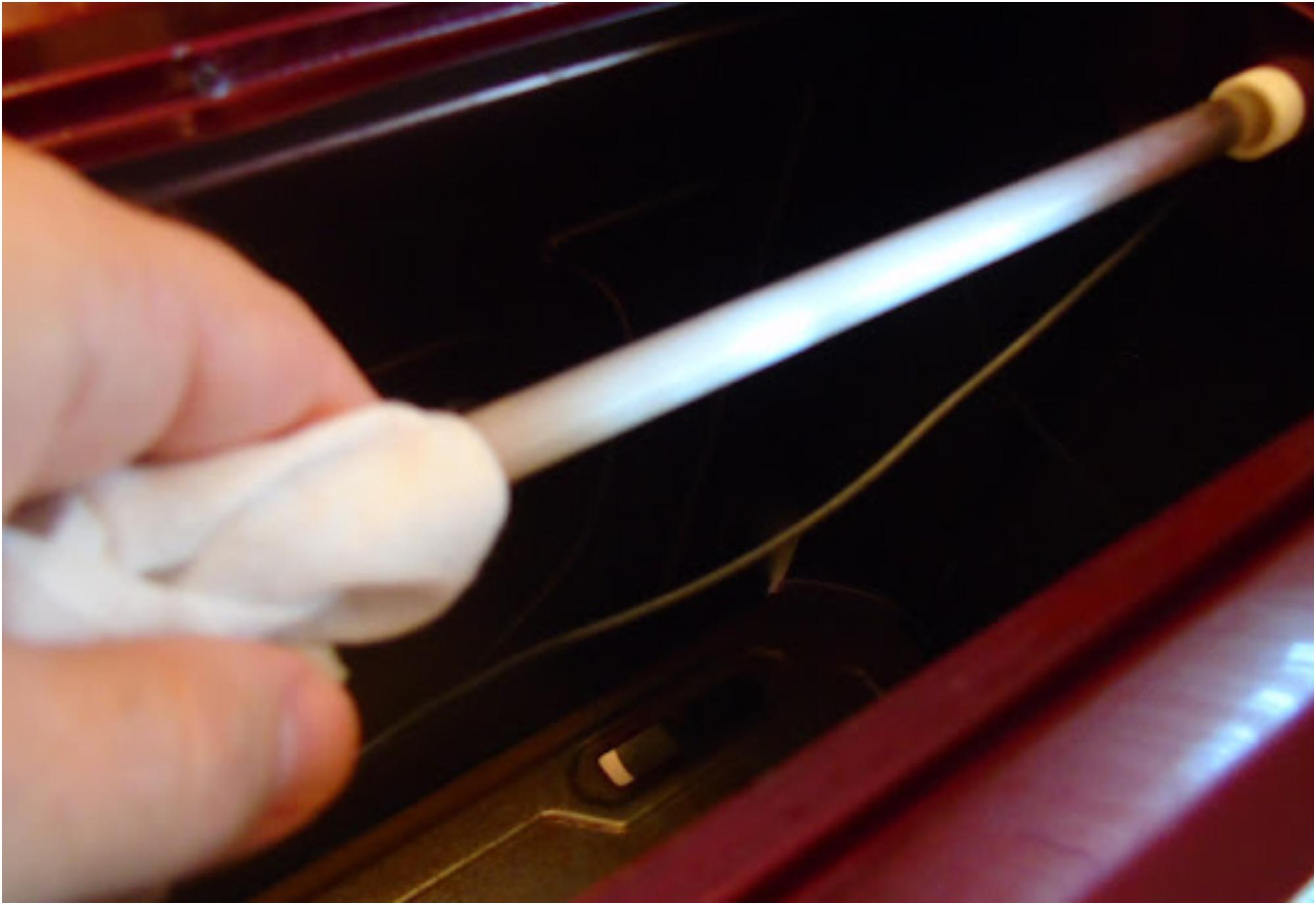 Σκόνη και ψόφια ζωύφια στην ηλεκτρική σόμπα αλογόνου ή χαλαζία: Δείτε πως να την κάνετε σαν καινούρια βήμα-βήμα