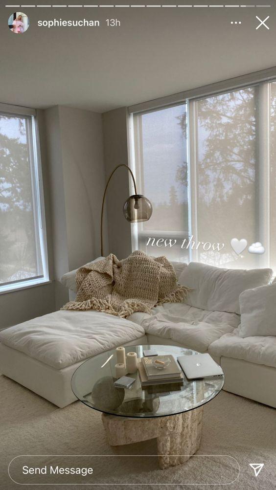 Ανδρέας Γεωργίου : Ο καναπές του είναι ότι πρέπει για τα χουχουλιάρικα βράδια σου