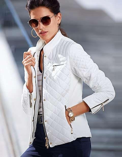 Δανάη Παππά : Το καπιτονέ μπουφάν της Θοδώρας του Σασμού είναι ότι πρέπει για τα φθινοπωρινά σου βράδια