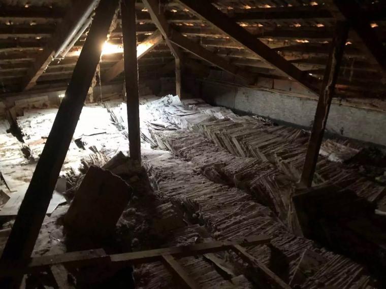 Νοσοκομείο Νίκαιας : Σφήκες τσιμπούσαν ασθενείς καταγγέλλει η ΠΟΕΔΗΝ – «Έκλεισε θάλαμος της παθολογικής»