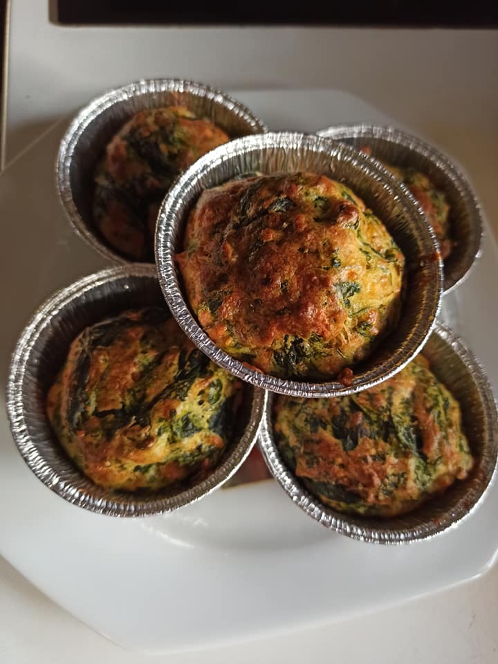 αλμυρά-muffins-με-σπανάκι-συνταγή-