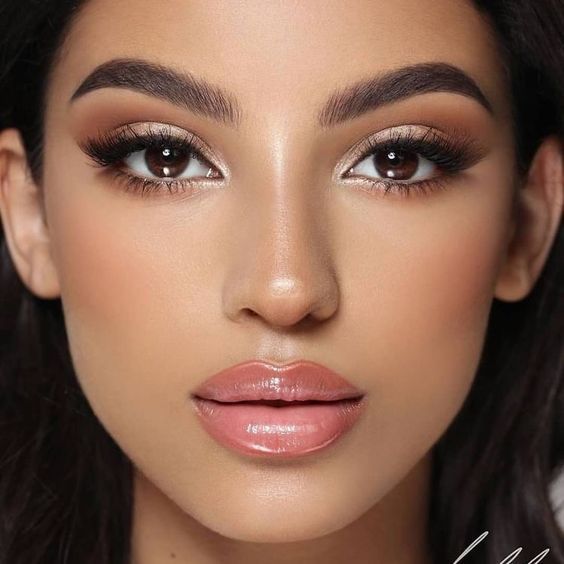 Είσαι μελαχρινή : Τότε το μακιγιάζ της Ευγενίας Σαμαρά θα γίνει το αγαπημένο σου για φέτος τον Χειμώνα