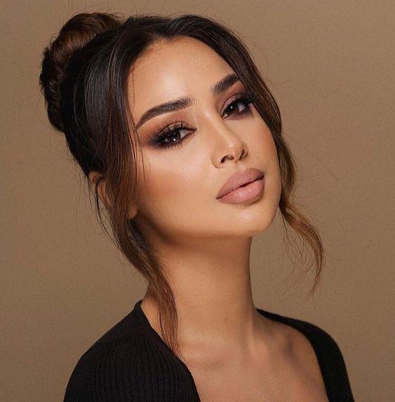 Είσαι μελαχρινή : Τότε το μακιγιάζ της Ευγενίας Σαμαρά θα γίνει το αγαπημένο σου για φέτος τον Χειμώνα