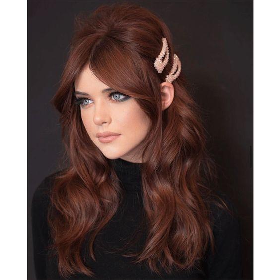 Φθινόπωρο – Χειμώνας 2023 – 2024: Τα καστανοκόκκινα μαλλιά είναι η νέα απόχρωση που πρωταγωνιστεί στα trends Φθινόπωρο – Χειμώνας 2023 – 2024: Τα καστανοκόκκινα μαλλιά είναι η νέα απόχρωση που πρωταγωνιστεί στα trends