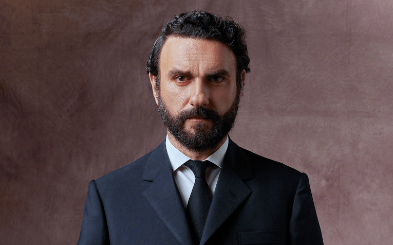 Το προξενιό της Ιουλίας: Οι χαρακτήρες της σειράς