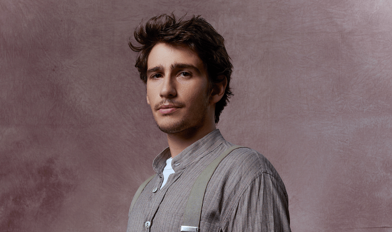 Το προξενιό της Ιουλίας: Οι χαρακτήρες της σειράς