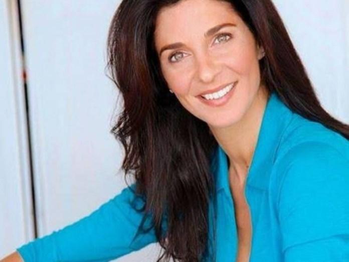 Το προξενιό της Ιουλίας: Οι χαρακτήρες της σειράς