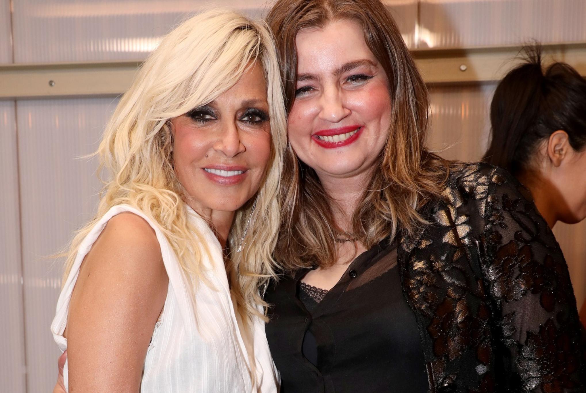 Μαρία Κίτσου: Επιστρέφει με νέο ρόλο νέο χτένισμα και χρώμα στα μαλλιά