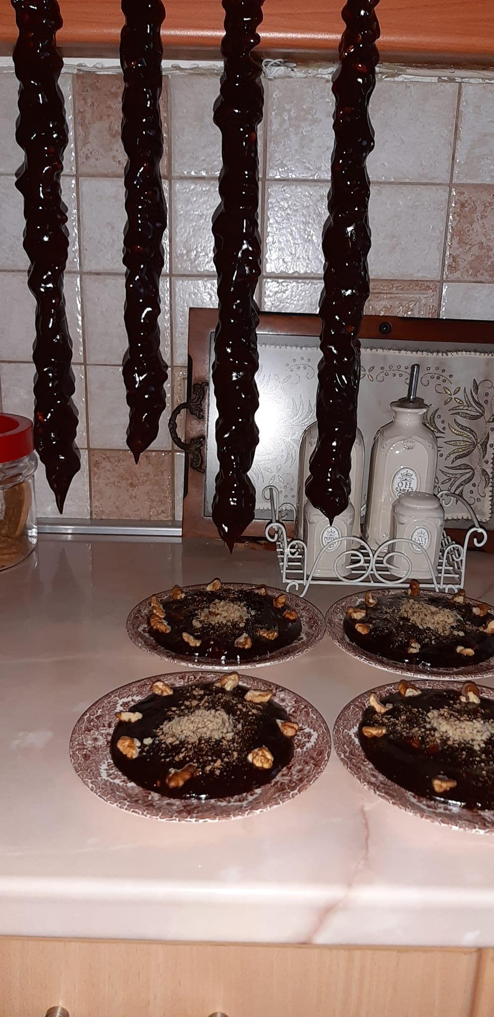 σουτζούκια-με-πετιμέζι-συνταγή- σουτζούκια-με-πετιμέζι-συνταγή-