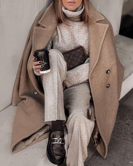 Άνετο Παλτό : Φόρεσε το όπως η Έμιλυ Κολιανδρή απο την Ηλέκτρα