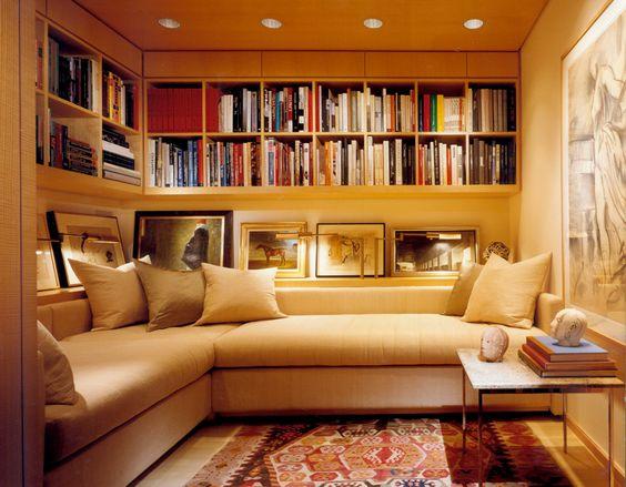 Χριστόφορος Παπακαλιάτης : Η βιβλιοθήκη του είναι το νέο Trend του Χειμώνα στην διακόσμηση σπιτιού