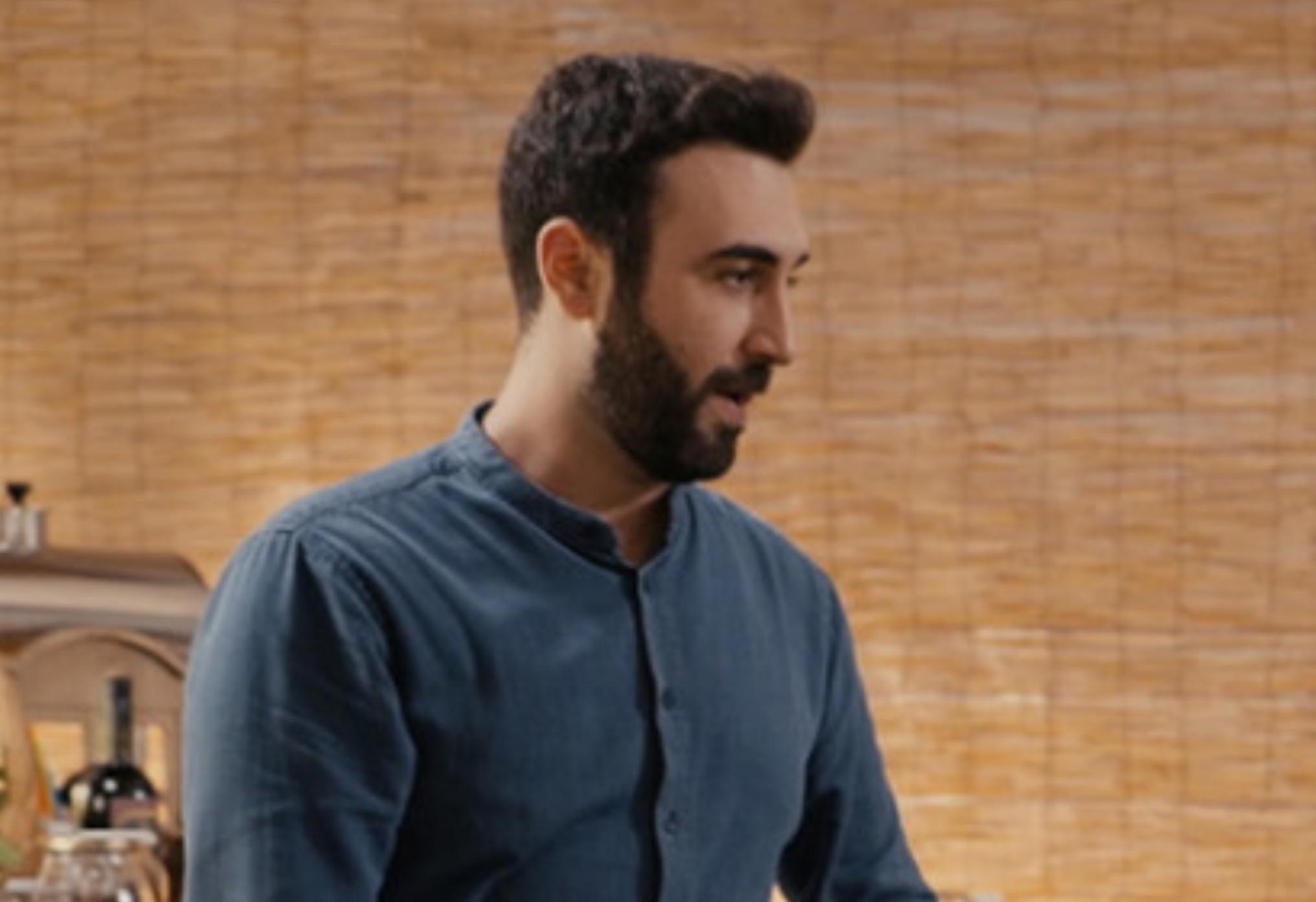 Η Γη της Ελιάς: Η Ιουλία υπέγραψε την υιοθεσία της κόρης της