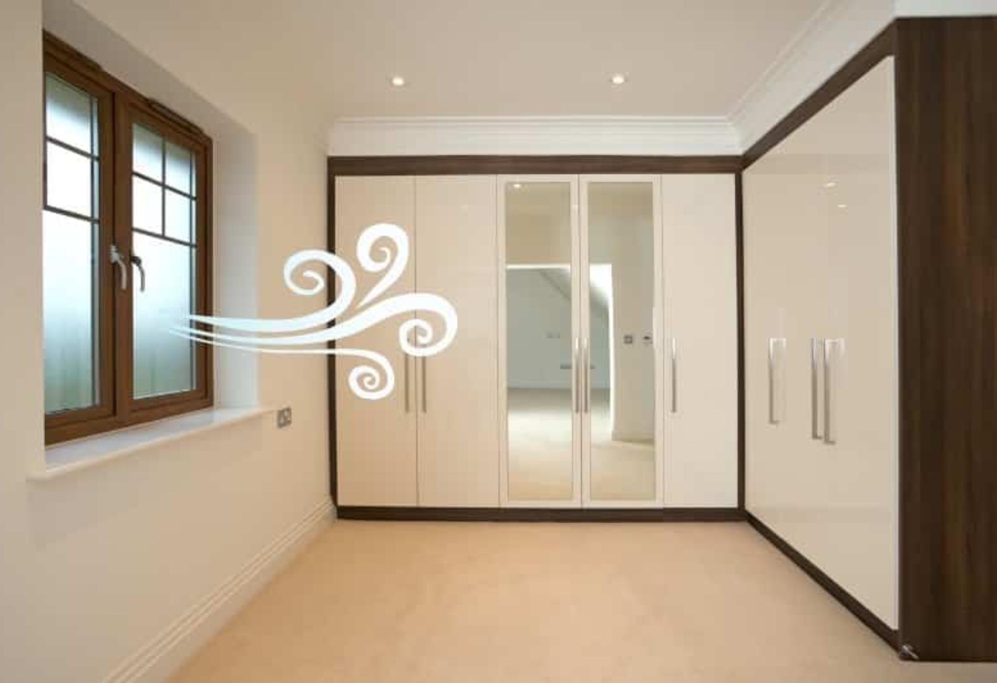 Μούχλα και υγρασία στην ντουλάπα και στον τοίχο πίσω από αυτή: Δείτε πως να απαλλαγείτε οριστικά