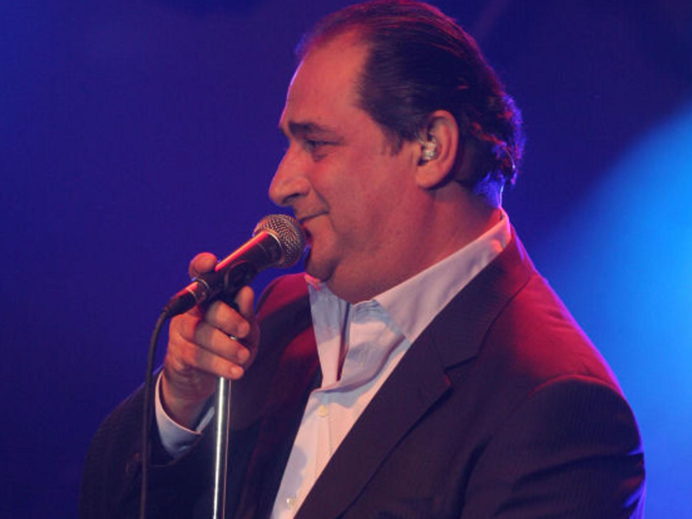 Πέθανε ο Βασίλης Καρράς