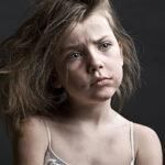 πως-βοηθάμε-τα-παιδιά-με-παιδικά τραύματα-