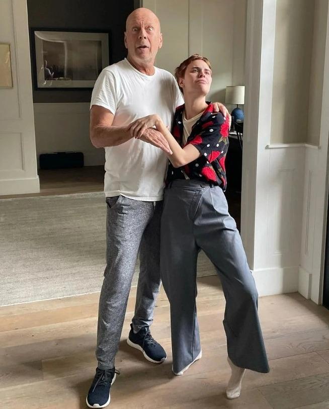 θλίψη για τον Μπρους Γουίλις: Δεν μιλάει πια, δεν διαβάζει – Επιδεινώθηκαν οι γλωσσικές του δεξιότητες