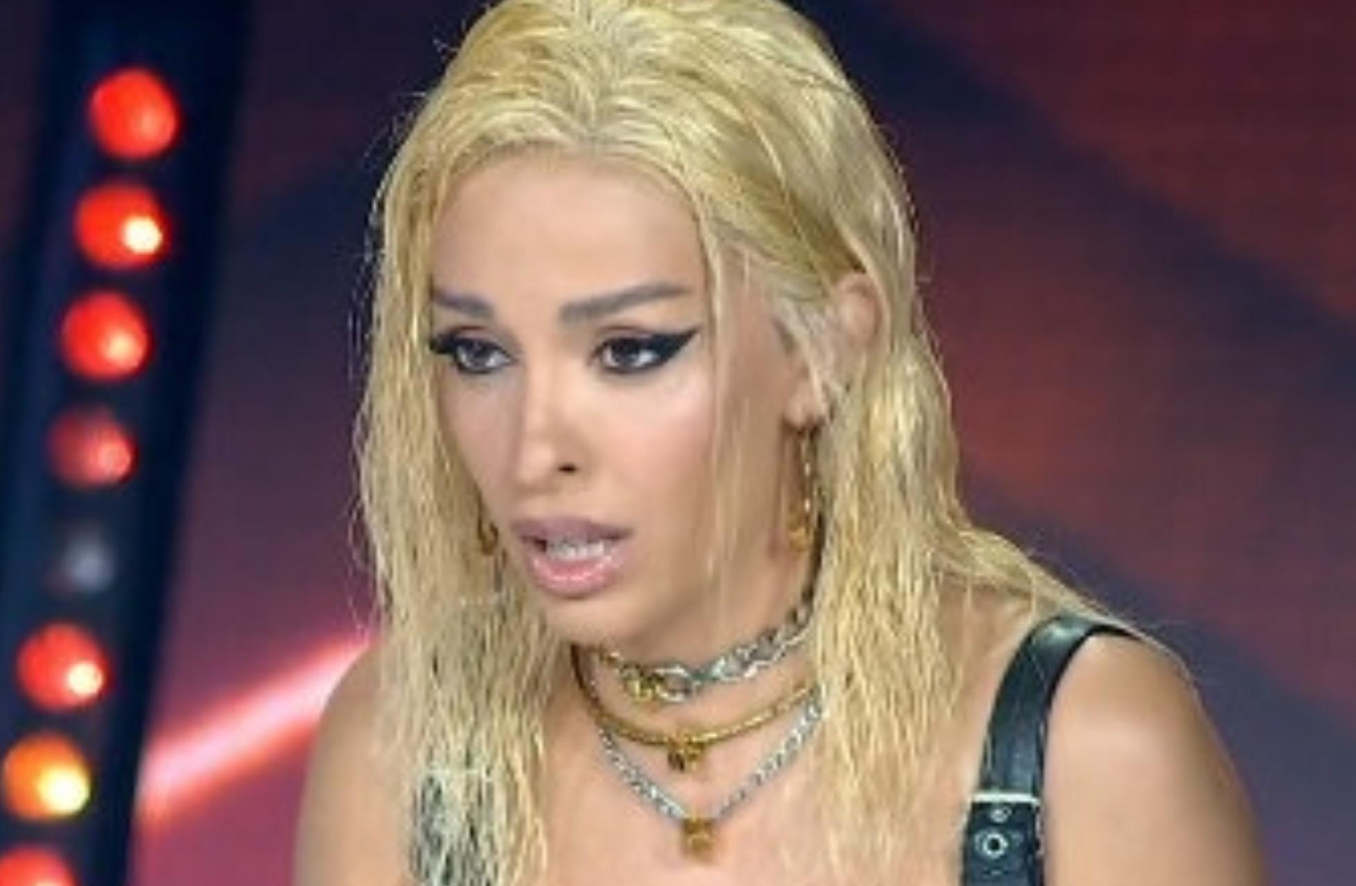 Ελένη Φουρέιρα: Αγνώριστη η τραγουδίστρια Δείτε την τεράστια αλλαγή στην εμφάνισή της (φωτογραφίες)