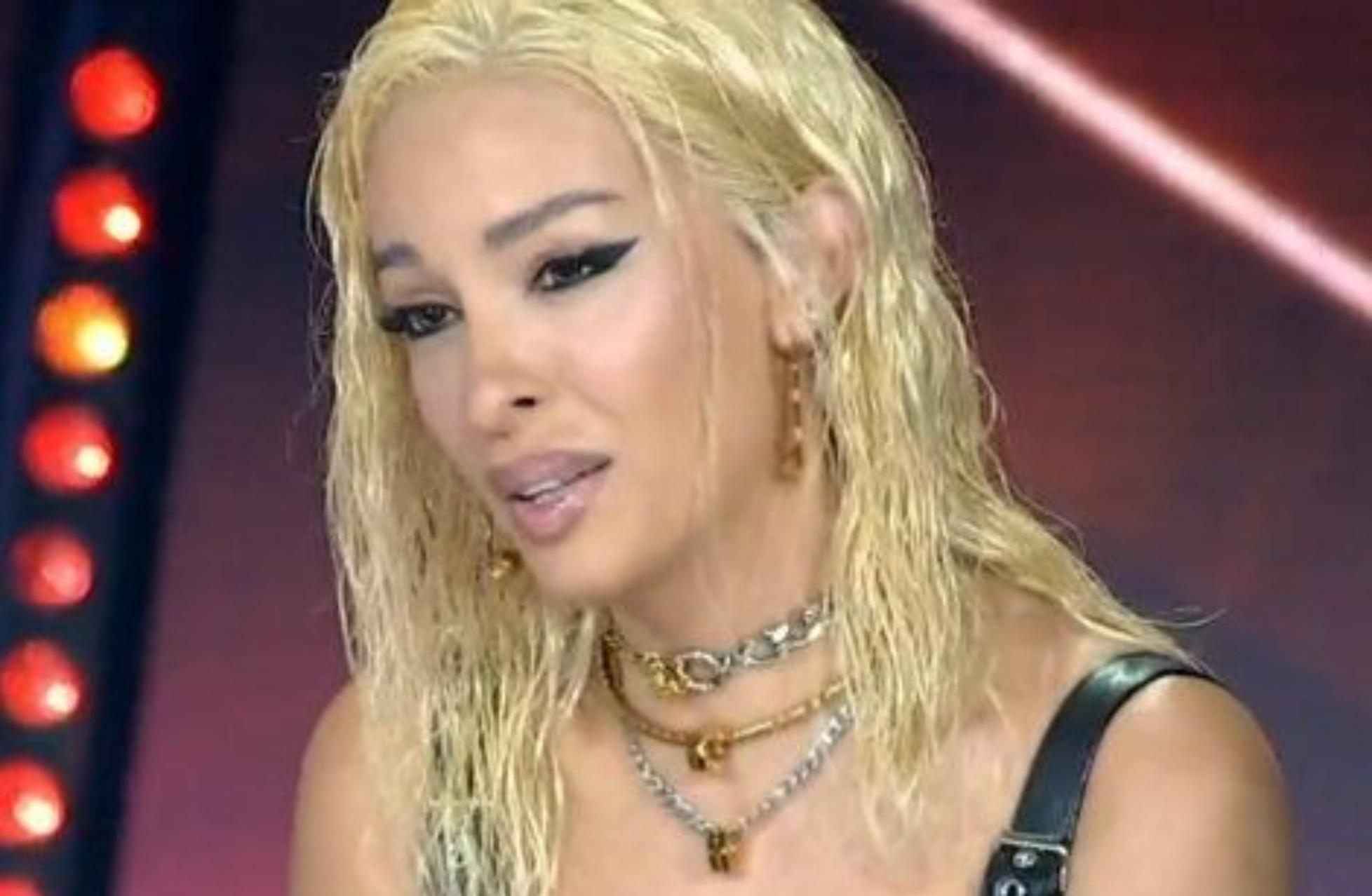 Ελένη Φουρέιρα: Αγνώριστη η τραγουδίστρια Δείτε την τεράστια αλλαγή στην εμφάνισή της (φωτογραφίες)