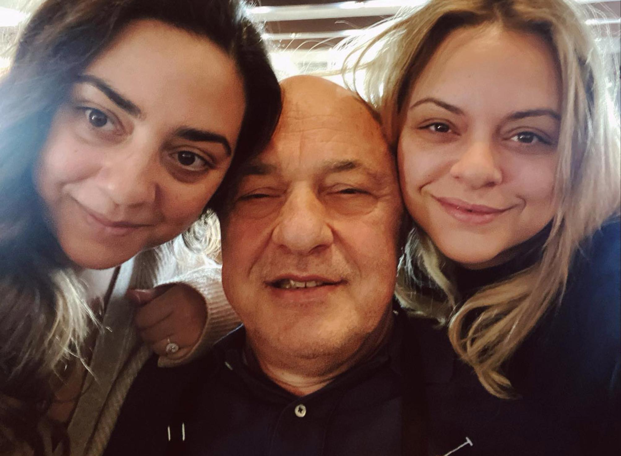 Ξεσπά η κόρη του Αχιλλέα Μπέου: Δεν είναι ομοφοβικός – Είναι ψυχούλα η μαμά μου μας εγκατέλειψε όταν ήμουν 7 ετών