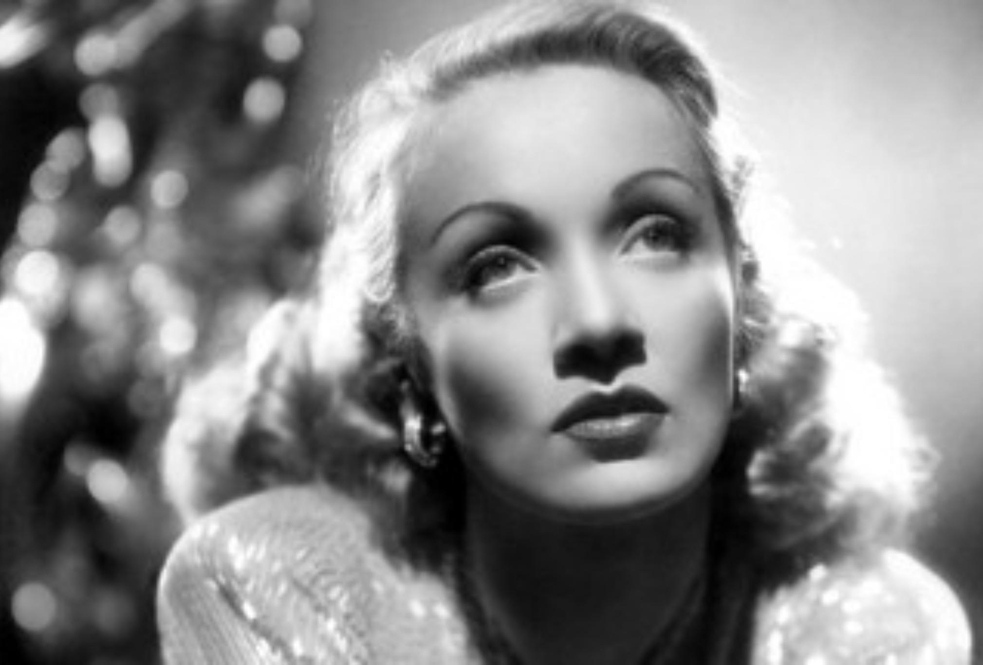 Marlene Dietrich: Η ιστορία της πιο μοιραίας γυναίκας του παγκόσμιού κινηματογράφου που πολέμησε τον ναζισμό