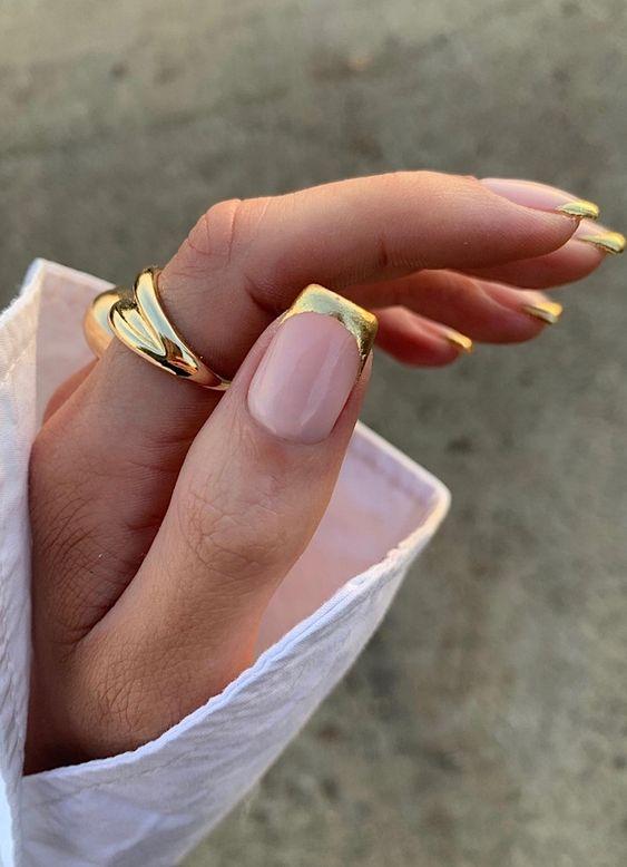 γαλλικό-μανικιούρ-σε-χρυσό-χρώμα-ιδέες- γαλλικό-μανικιούρ-σε-χρυσό-χρώμα-ιδέες-