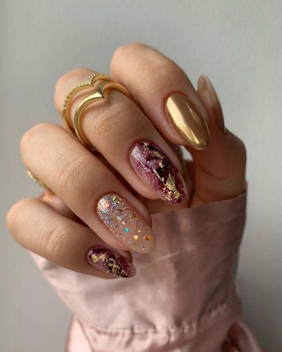 μεταλλικά-χρυσά-νύχια-με-σχέδια-ιδέες- μεταλλικά-χρυσά-νύχια-με-σχέδια-ιδέες-