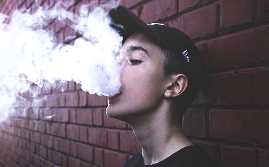 η-αδερφή-του-άντρα-μου-έδωσε-στον-16χρονο-γιο-μου-τσιγάρο-