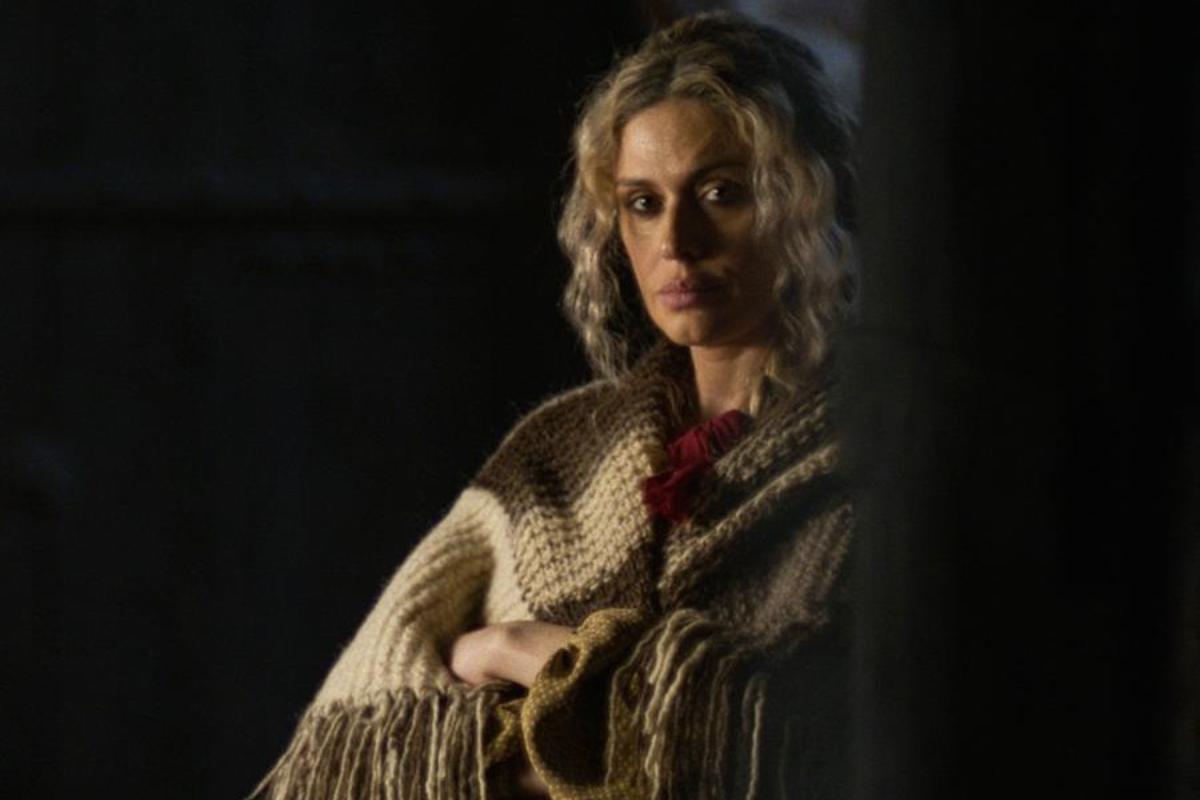 Η Μάγισσα: Η Γερακίνα μαθαίνει την παράνομη σχέση της Μεταξίας και την πλακώνει στις σφαλιάρες