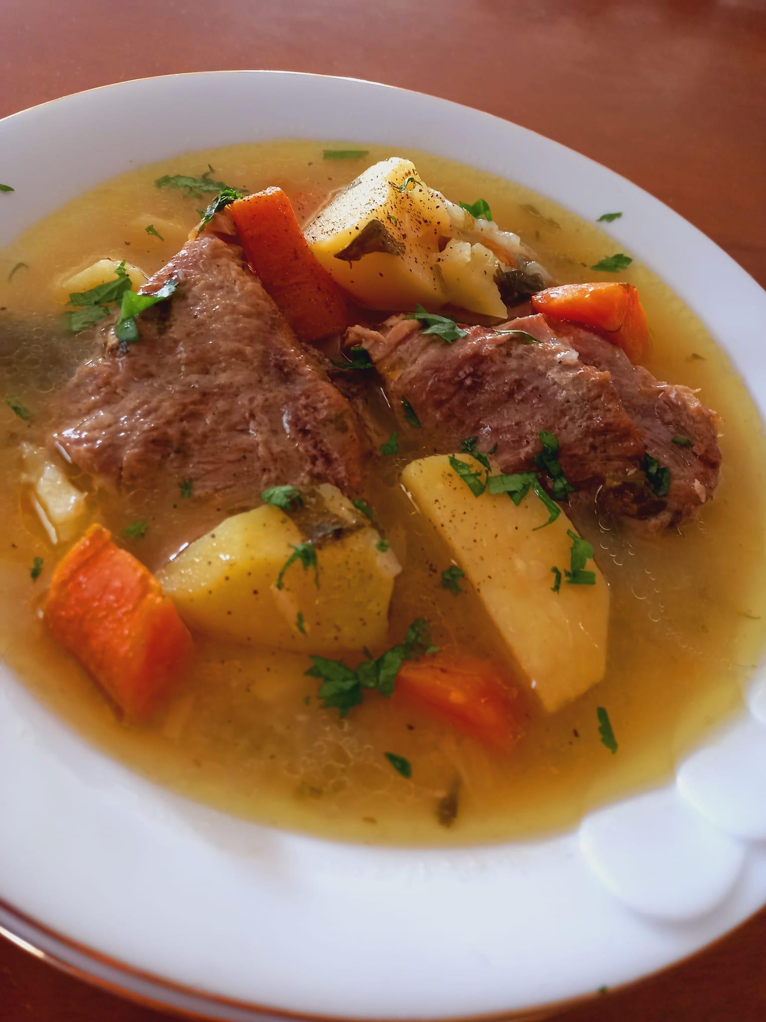 σούπα-με-μοσχάρι-και-λαχανικά-συνταγή-
