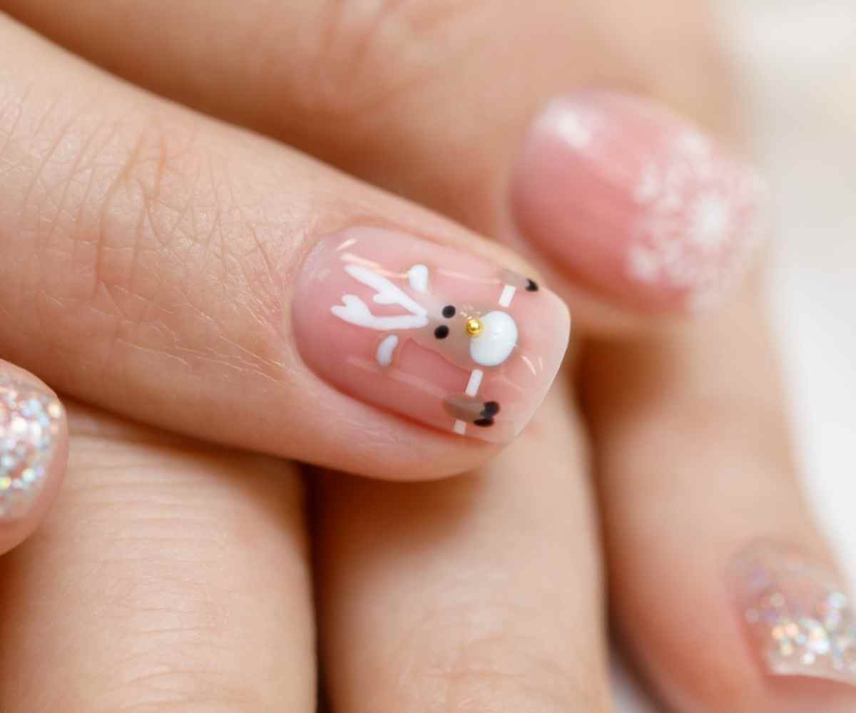 τάρανδοι-στα-νύχια-τάσεις-στα-Χριστουγεννιάτικα νύχια-2023 2024-ιδέες- τάρανδοι-στα-νύχια-τάσεις-στα-Χριστουγεννιάτικα νύχια-2023 2024-ιδέες-