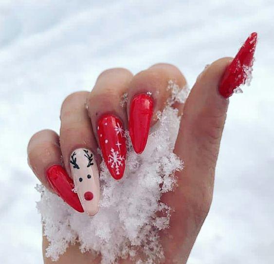 τάρανδοι-στα-νύχια-τάσεις-στα-Χριστουγεννιάτικα νύχια-2023 2024-ιδέες- τάρανδοι-στα-νύχια-τάσεις-στα-Χριστουγεννιάτικα νύχια-2023 2024-ιδέες-