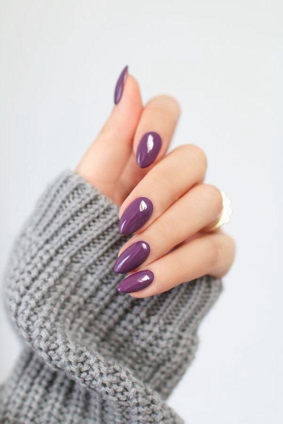 Η Κατερίνα Καινούργιου έκανε το πιο must χρώμα του Χειμώνα στα νύχια της και τα σπάει