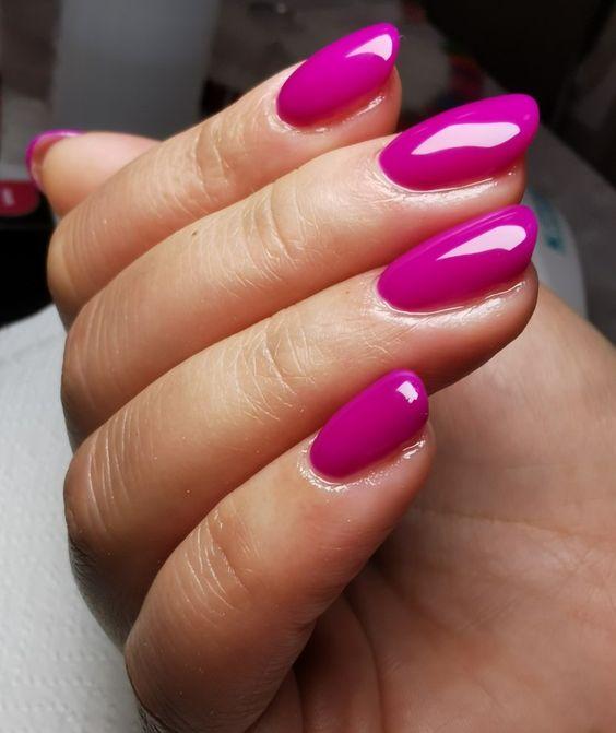 Η Κατερίνα Καινούργιου έκανε το πιο must χρώμα του Χειμώνα στα νύχια της και τα σπάει