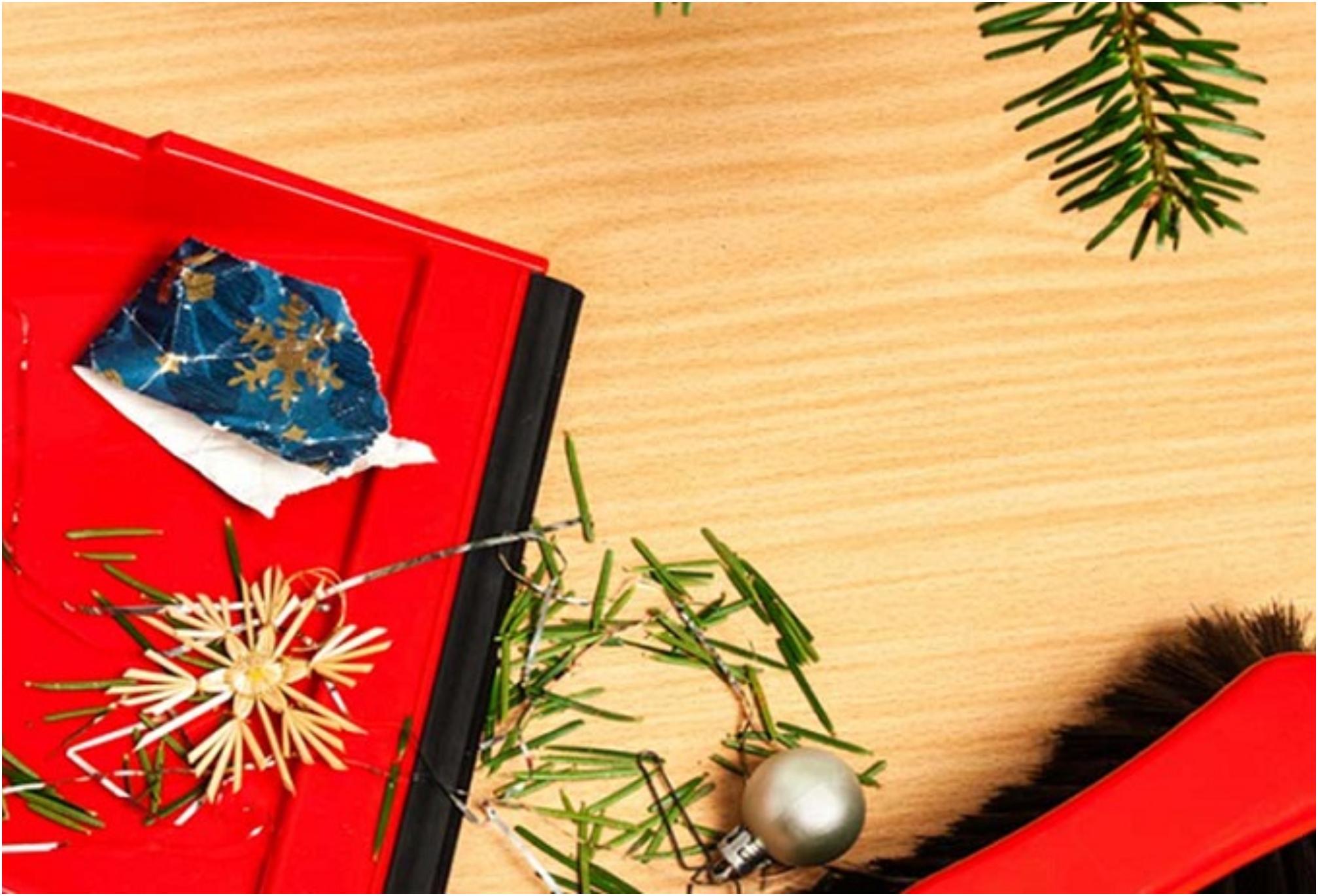 Μούχλα σκόνη και ιστοί από αράχνης στο χριστουγεννιάτικο δέντρο: Δείτε πως να το κάνετε σαν καινούριο