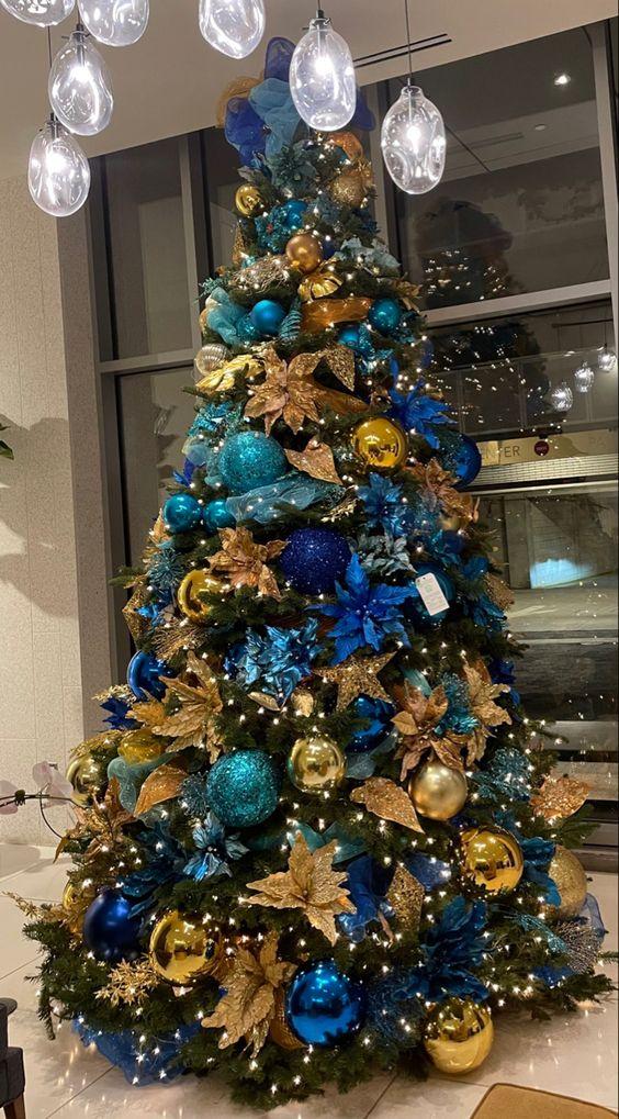 χρυσά στολίδια-τάσεις-στον-στολισμό-του-Χριστουγεννιάτικου δέντρου-ιδέες- χρυσά στολίδια-τάσεις-στον-στολισμό-του-Χριστουγεννιάτικου δέντρου-ιδέες-