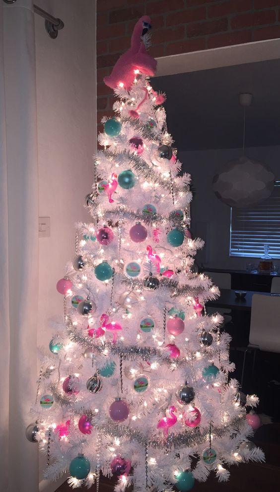 πολύχρωμος-στολισμός-τάσεις-στον-στολισμό-του-Χριστουγεννιάτικου δέντρου-ιδέες- πολύχρωμος-στολισμός-τάσεις-στον-στολισμό-του-Χριστουγεννιάτικου δέντρου-ιδέες-