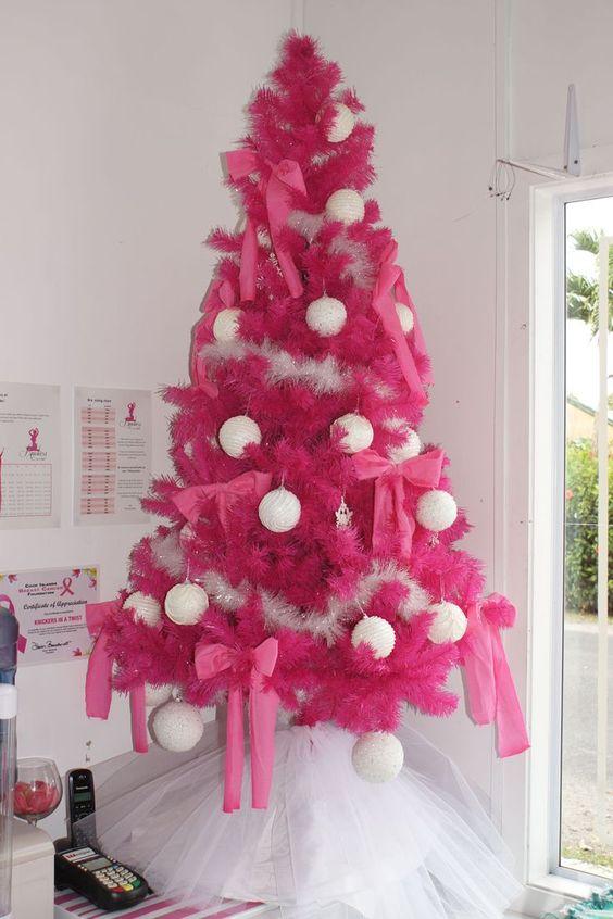 ιδέες-για-χριστουγεννιάτικη διακόσμηση-στο-σπίτι-σε-ροζ-Χριστούγεννα 2023-τάσεις-