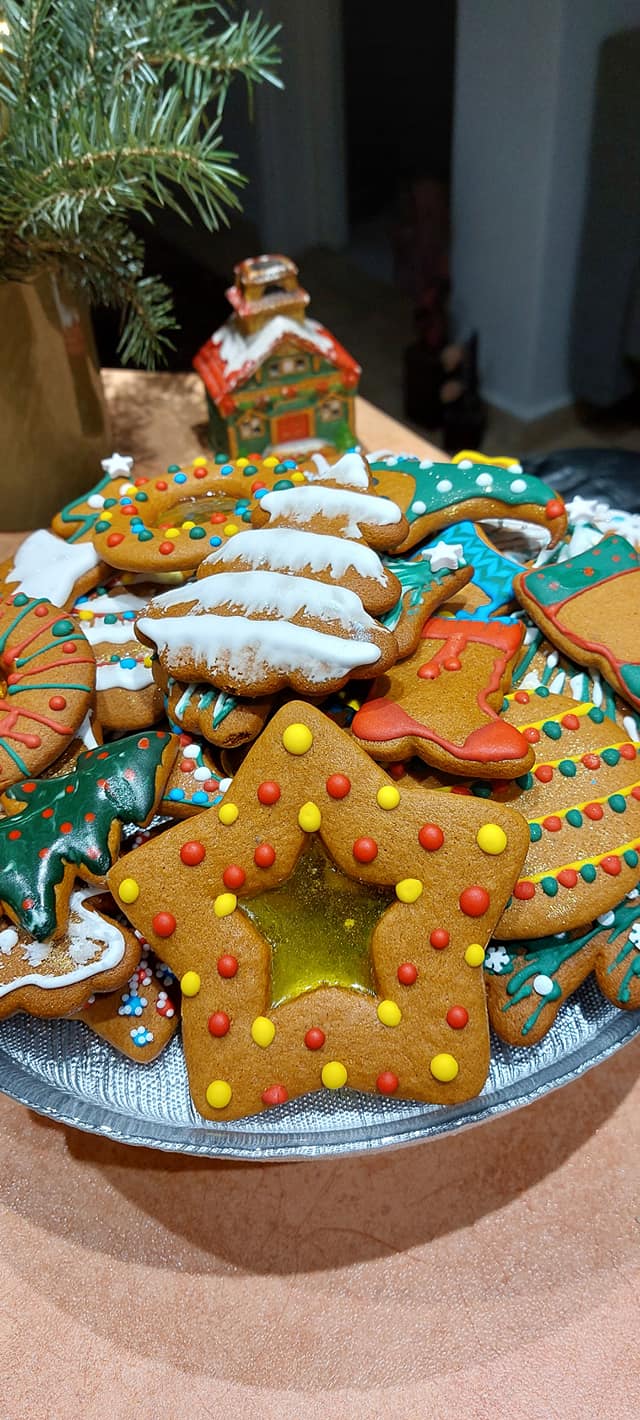 χριστουγεννιάτικα-μπισκότα-με-γλάσο-συνταγή-