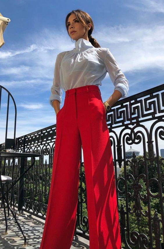 Η Ελένη Τσολάκη φόρεσε το wide leg παντελόνι που πρέπει να προσθέσεις στην ντουλάπα σου