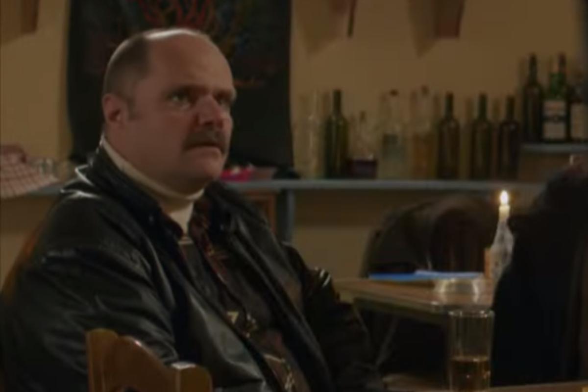 Η Παραλία-Καραχάλιος-