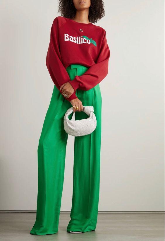 Η Έλλη Τρίγγου απο την Μάγισσα φοράει το λεπτό φούτερ που όλες χρειαζόμαστε αυτή την εποχή