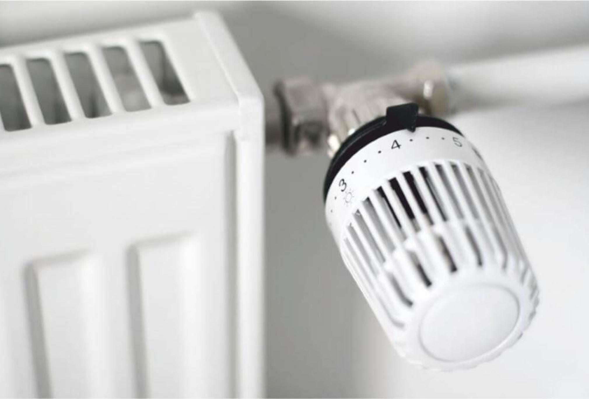 Καλοριφέρ που είναι κρύα και κάνουν θόρυβο: Δείτε βήμα βήμα πως να κάνετε σωστά εξαέρωση για περισσότερη ζέστη και οικονομία