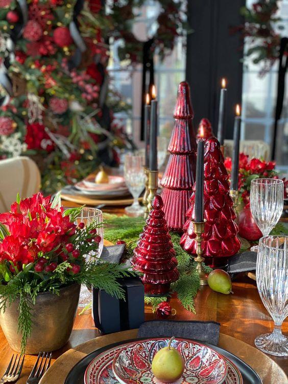 Χριστουγεννιάτικα-διακοσμητικά-για-το-τραπέζι-σε-κόκκινο Βουργουνδίας-ιδέες-
