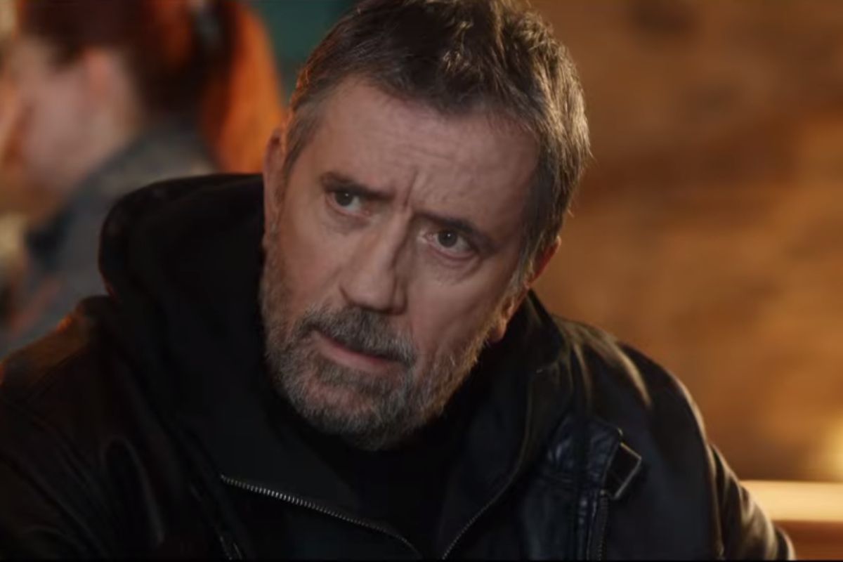 Κάνε ότι κοιμάσαι-Νικόλας-