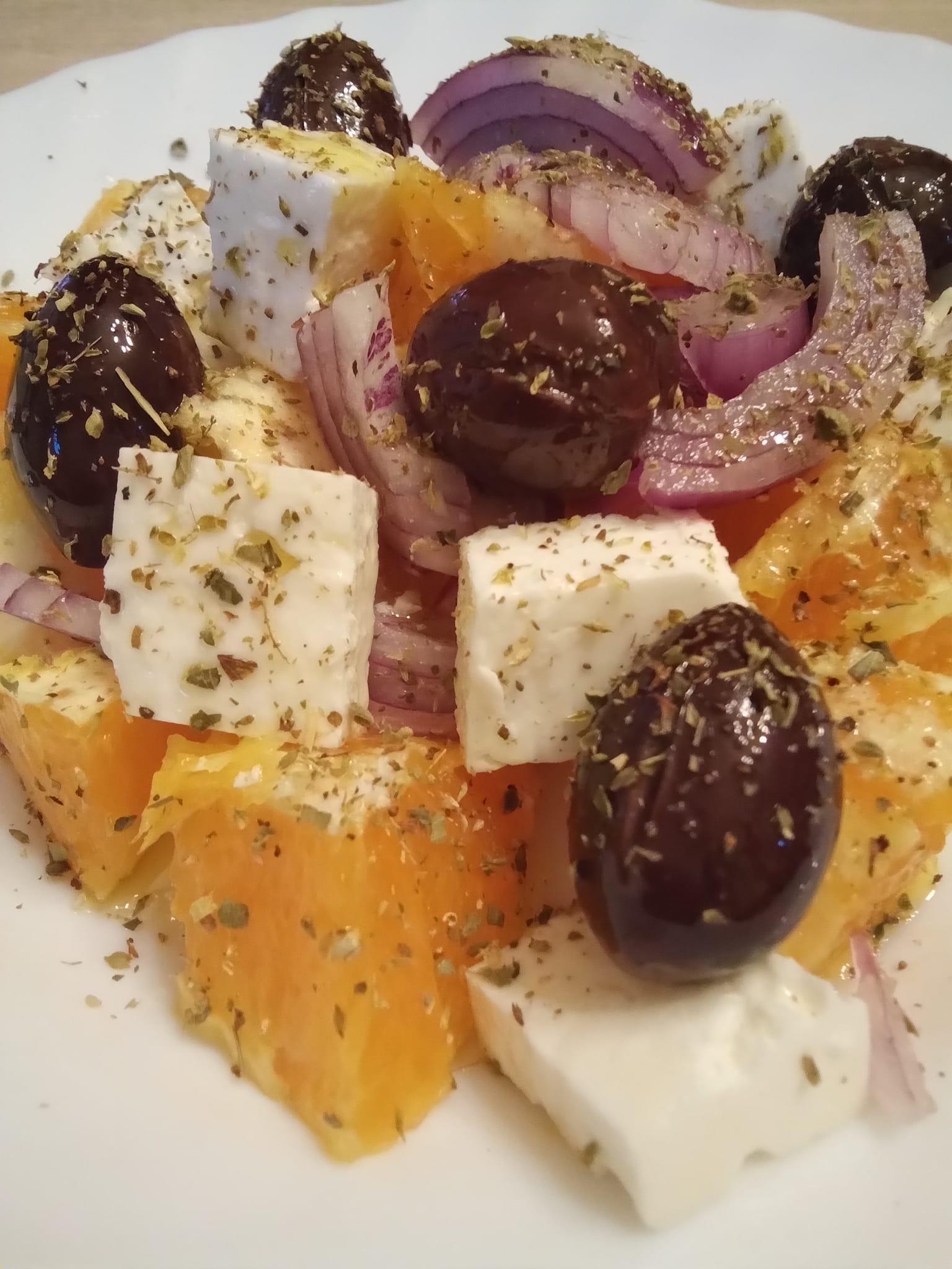 σαλάτα-με-πορτοκάλι-και-ελιές-συνταγή-