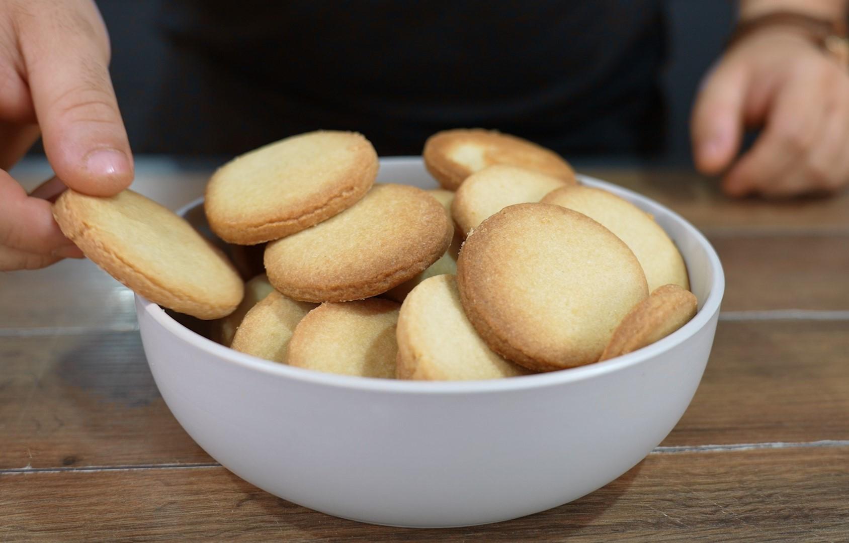 μπισκότα-βουτύρου-με-3 υλικά-συνταγή-
